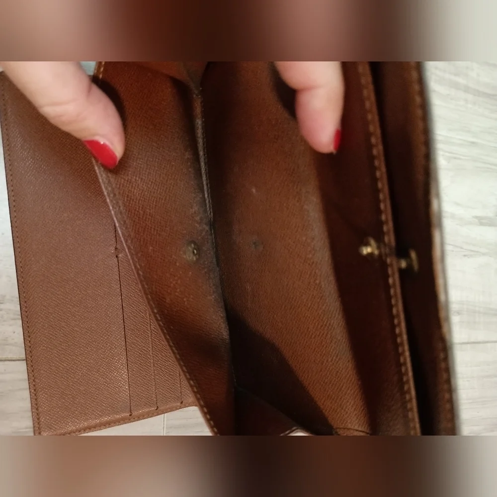 Louis Vuitton Brown Monogram Clutch - Picture 9 of 14